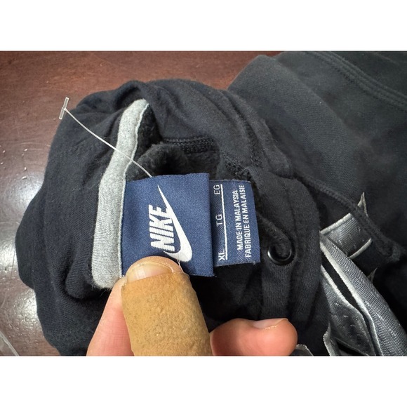 NIKE Black Hoodie Sweatshirt Pullover Large Graphic Logo - Picture 6 of 7